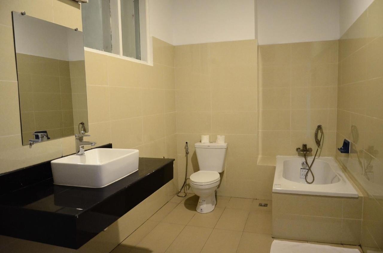 Thante Hotel - Nyaung Oo Bagian luar foto